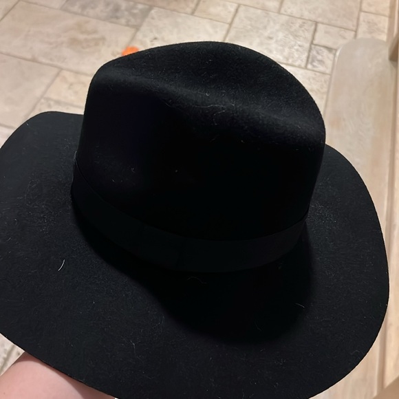 Zara hat - Picture 4 of 5